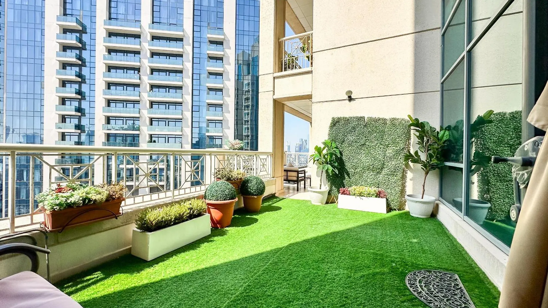 Vserve - 1 Bedroom Spacious Majestic Burj Khalifa View Dubai 0*,  Verenigde Arabische Emiraten